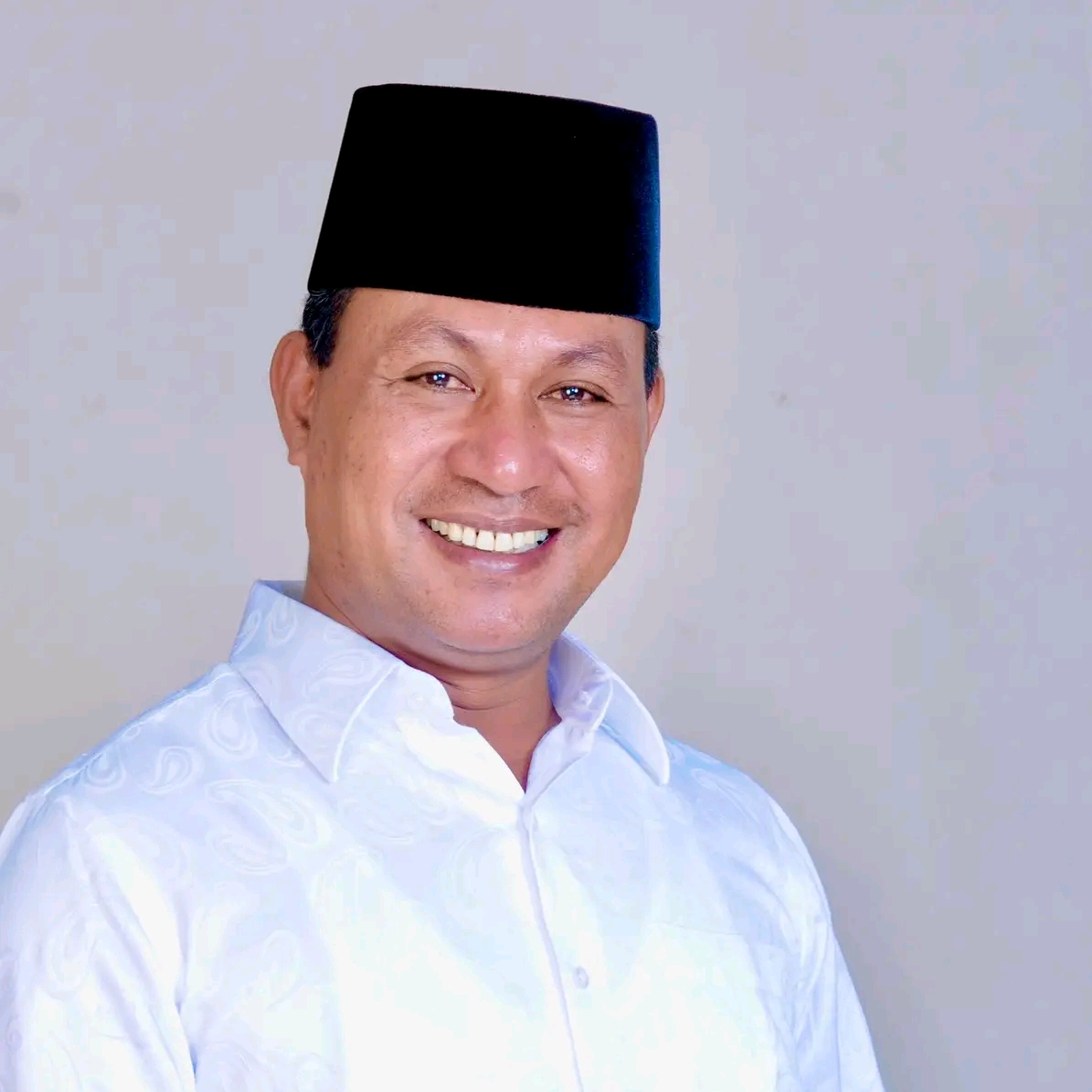 Perdana, Wakil Gubernur Maluku Mulai Berkantor