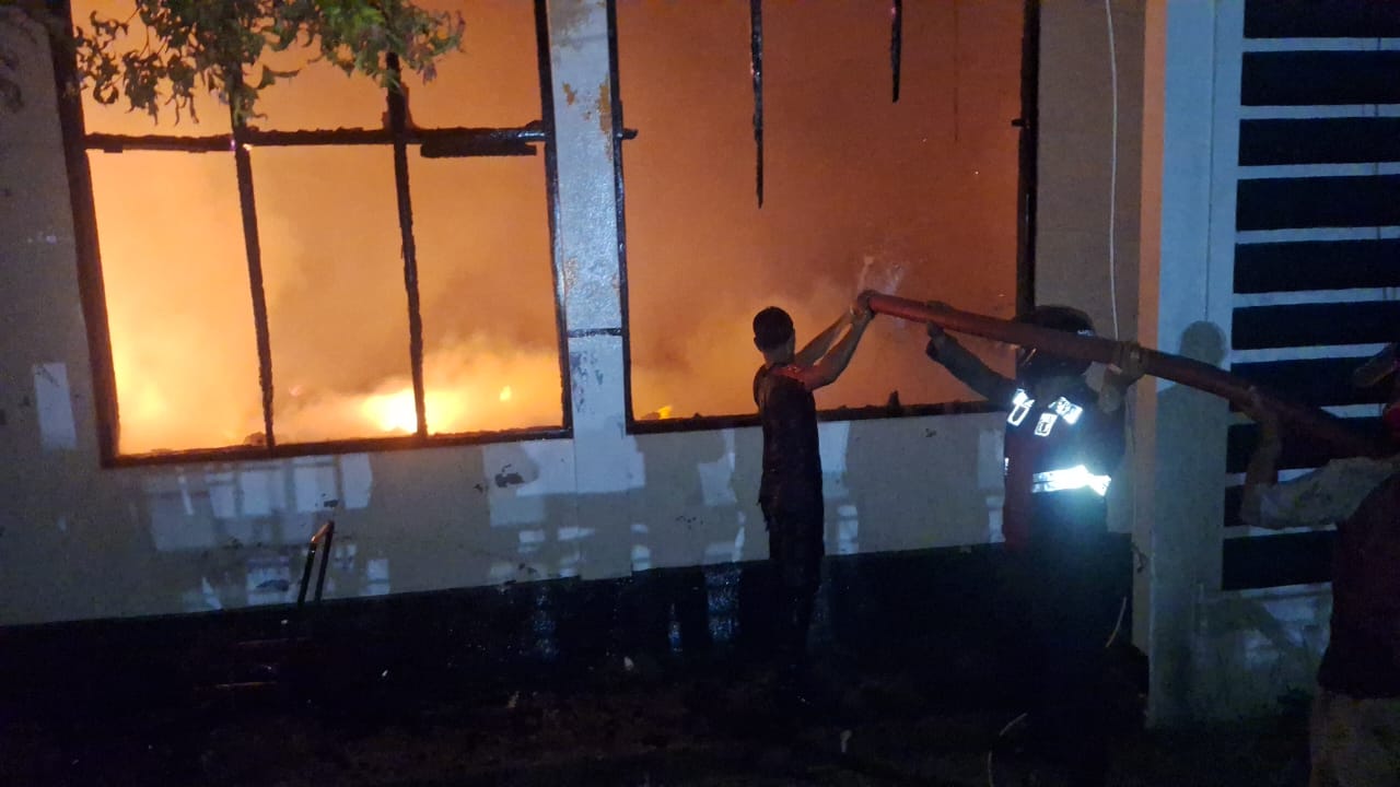 Kebakaran Kantor KPU Buru, Surat Suara untuk PSU Aman