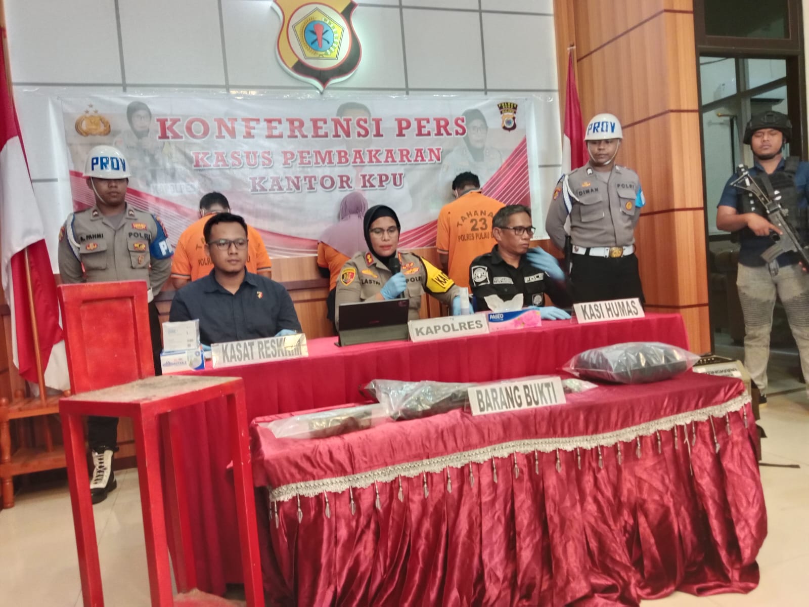 Polres Buru Ungkap Dalang Pembakaran Kantor KPU, Tiga Pelaku Ditangkap: Begini Motifnya