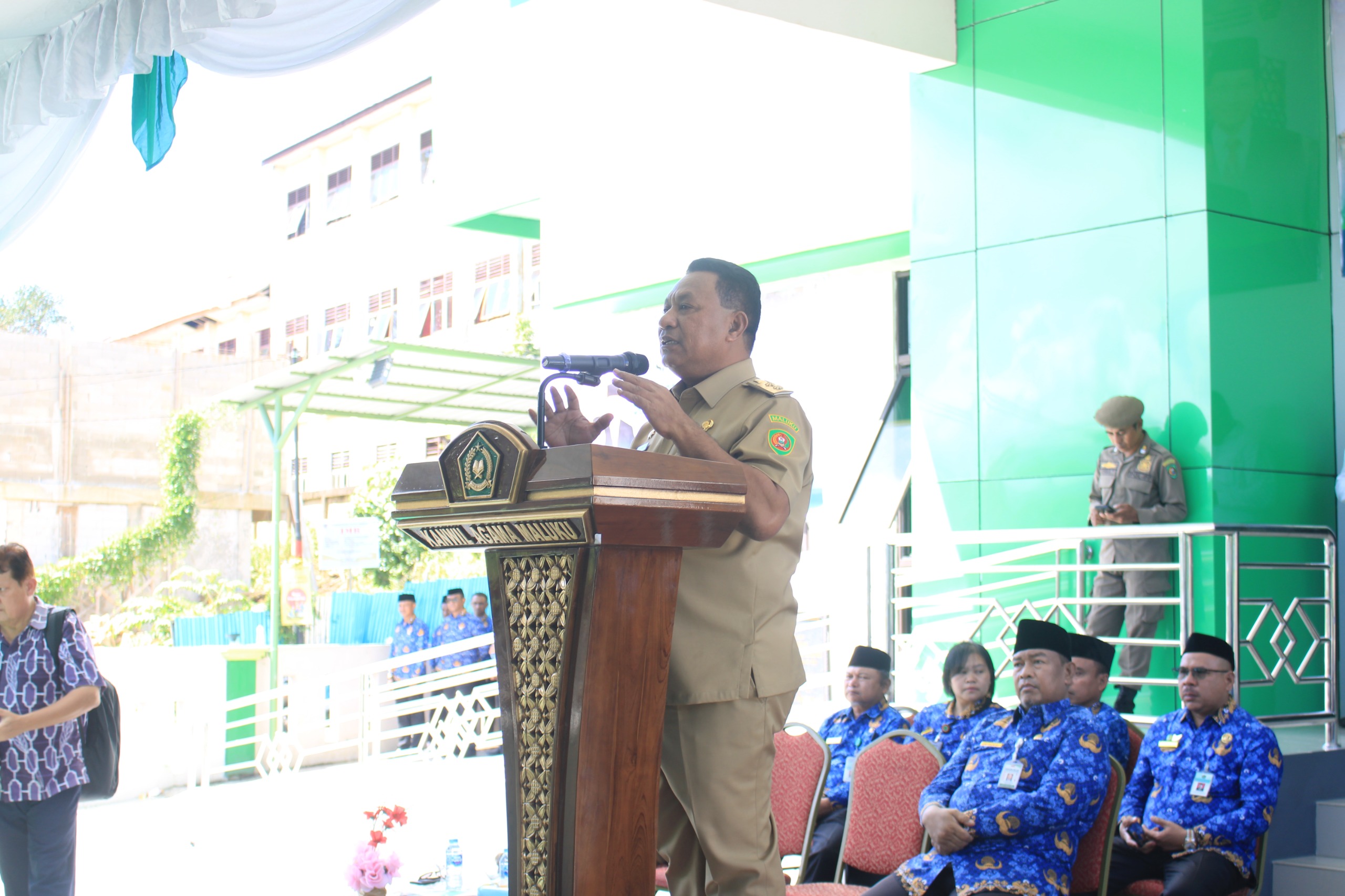 Beri Pembekalan Bagi CPPPK Kanwil Kemenag Maluku, Wagub: Selamat Mengabdi