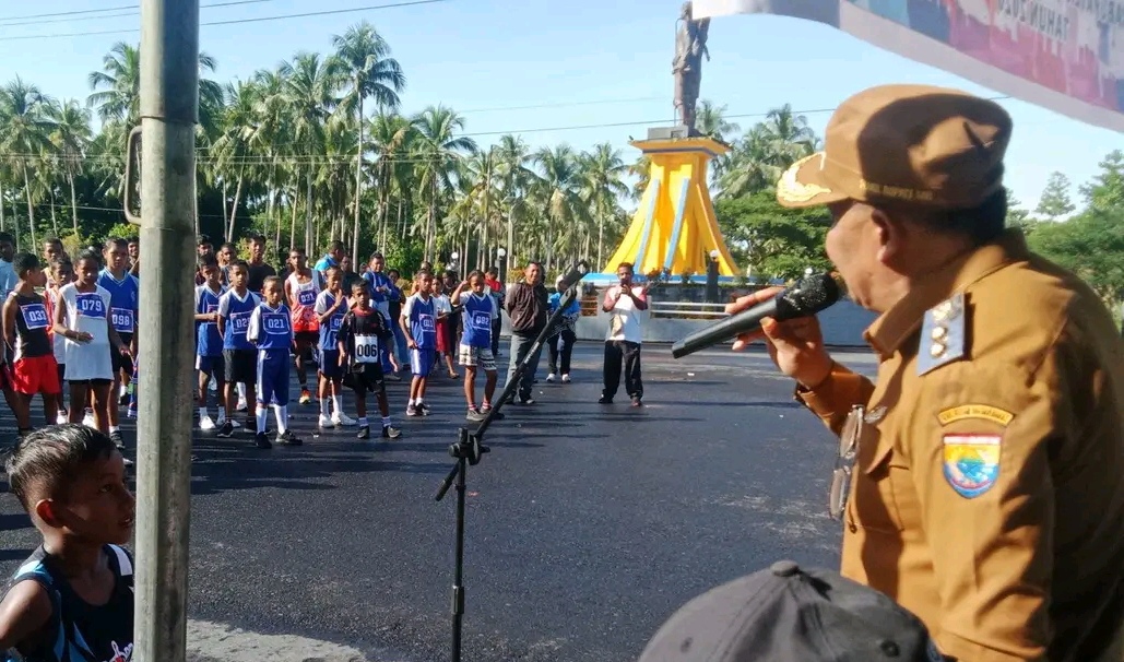 Sambut HUT Kabupaten SBB ke-22, Wabup Lepas Peserta Lomba Lari 10 Kilometer