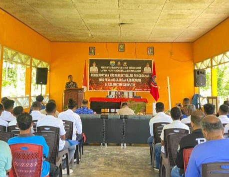 Asisten 1 Setda SBB Buka Sosialisasi Pencegahan-Penanggulangan Kebakaran di Elpaputih