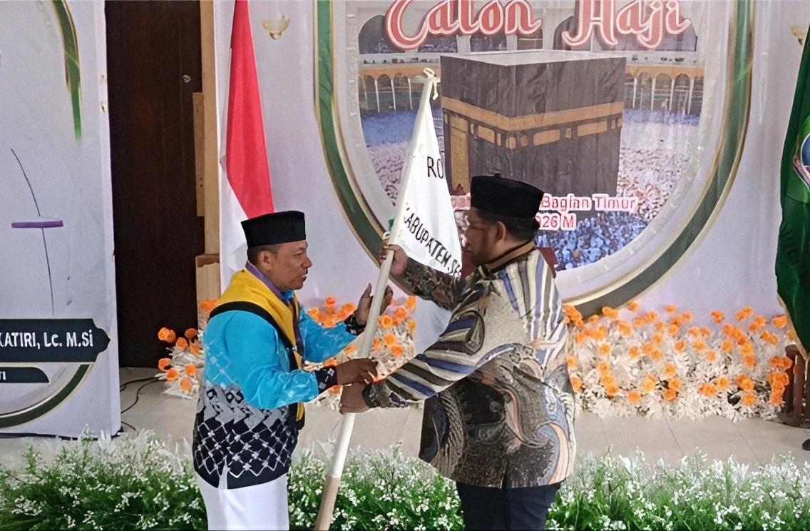 Lepas 9 Calon Jamaah Haji, Wabup SBT: Jaga Nama Baik Ita Wotu Nusa Selama Jalankan Ibadah Haji